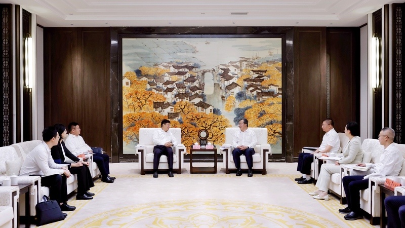 范波会见中国建设银行行长张毅一行